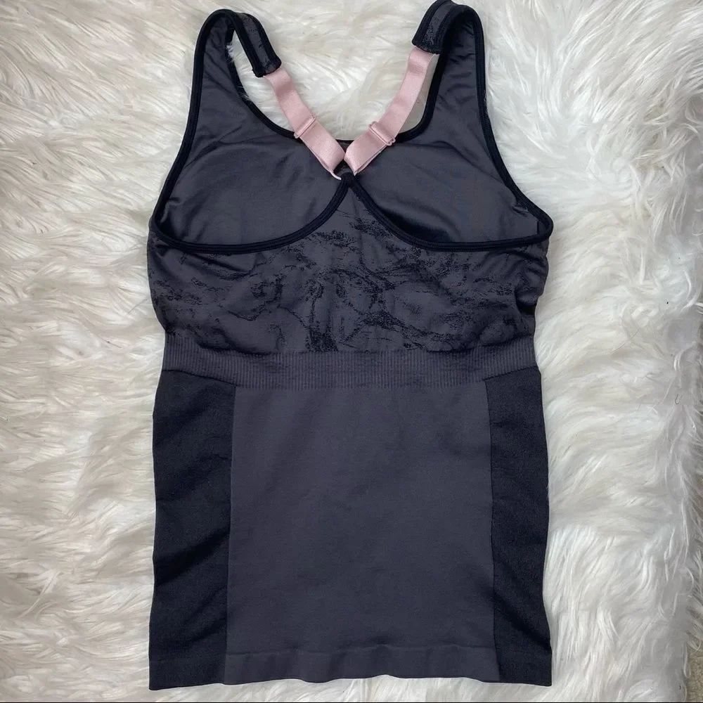 Fabletics Eliza Seamless Tank - Picture 5 of 8